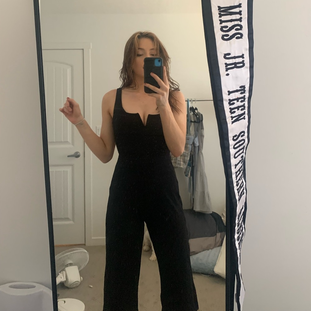 Black with V cut out Formfitting jumpsuit